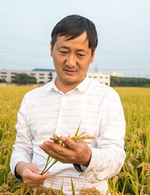 张建明　推广研究员　农业科技服务